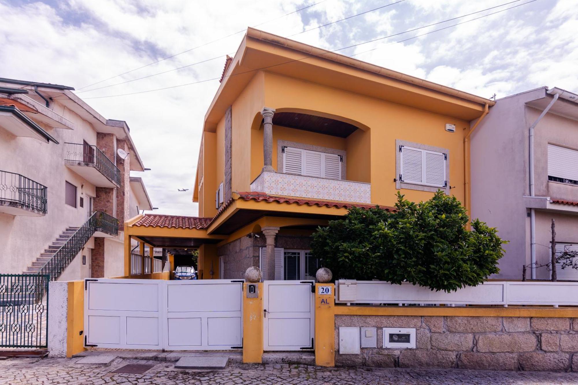 Perafita Yellow House - Ecohost Экстерьер фото